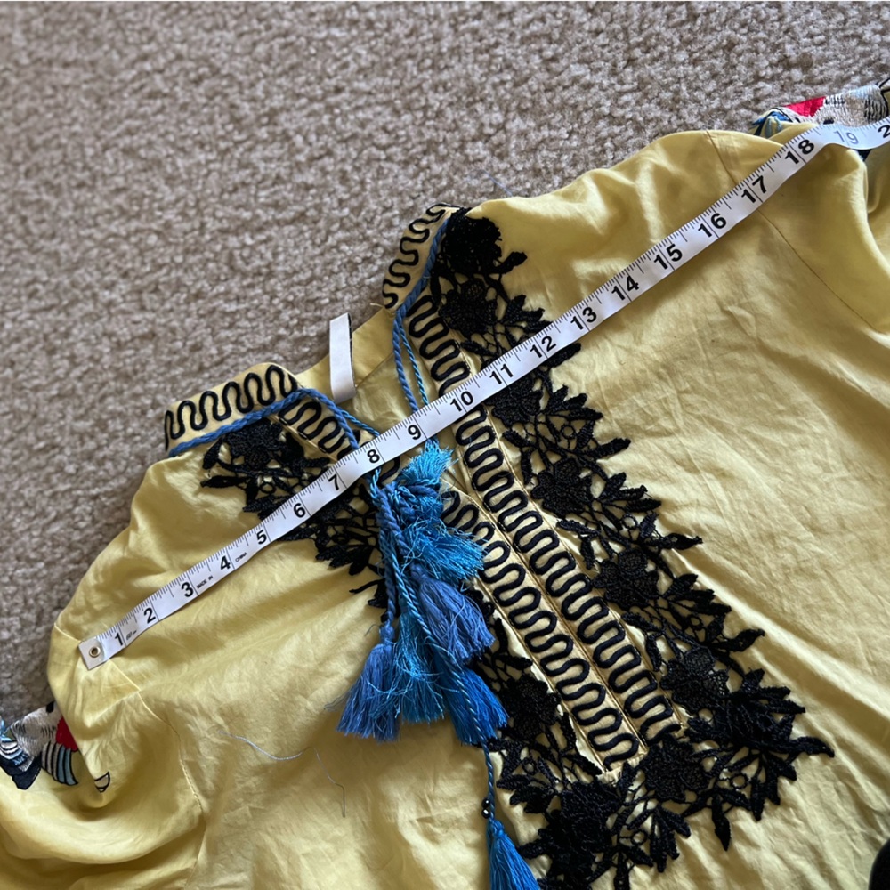 Pakistan Embroidered Yellow Kurti with Floral Design + Dupatta - Picture 6 of 7